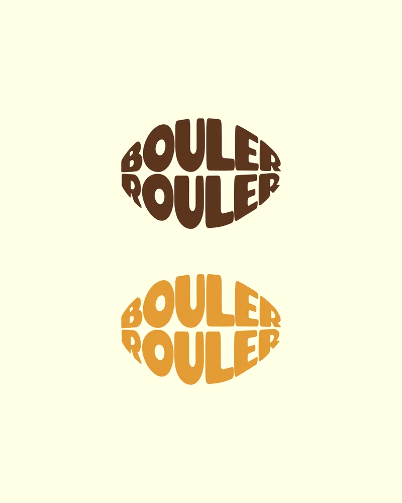 Le logo Bouler Rouler en deux lignes, dans un ovale, en brun puis en orange sur fond crème