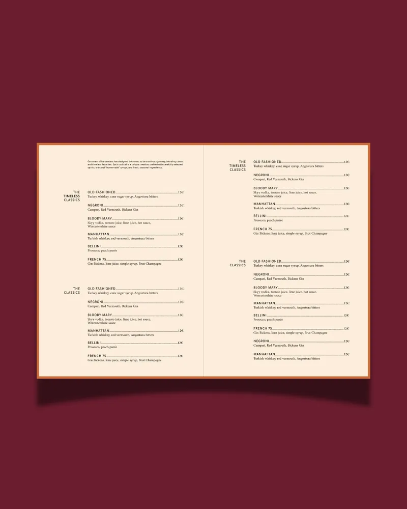 Double page du menu cocktails sur fond crème avec un liseré terre cuite